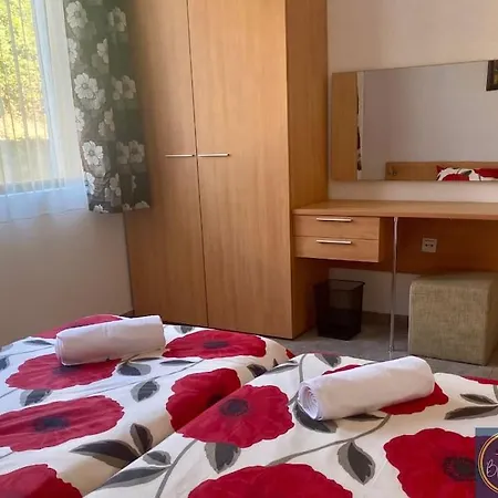 2 Bed At Watermill Complex *